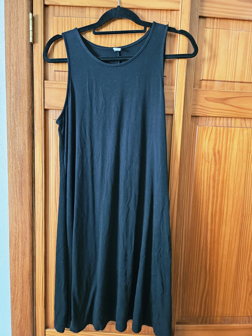 Old Navy Black Sleeveless Midi Dress